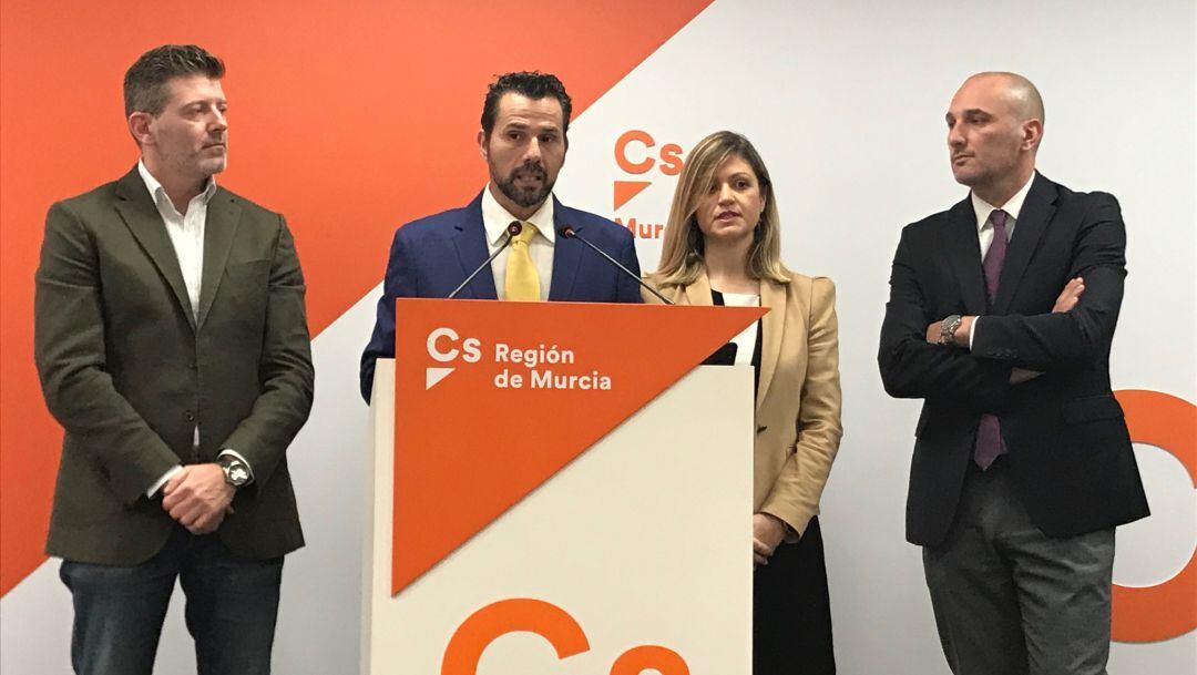 De izquierda a derecha: Juan Fernando Hernández, Mario Gómez, Paqui Pérez y Pedro José García Rex, concejales de Cs en el Ayuntamiento de Murcia