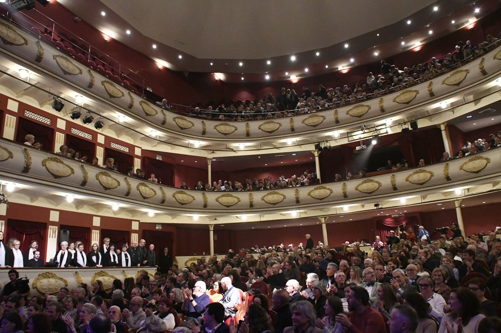 Público asistente al acto