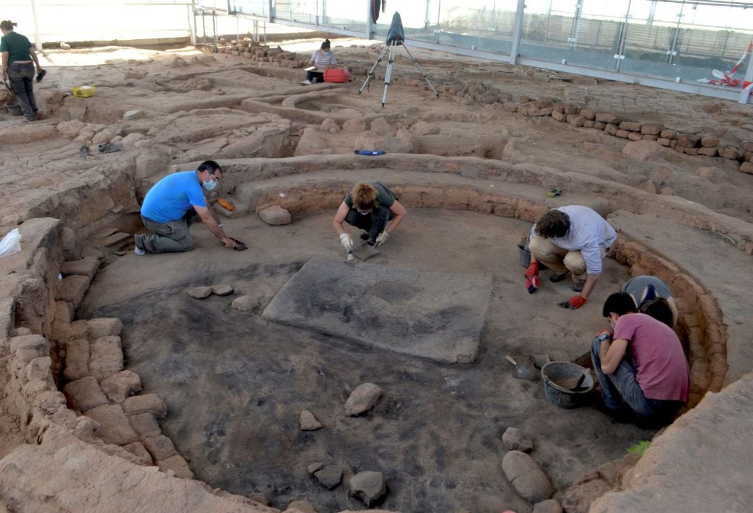 Las excavaciones donde han hallado los amuletos de la diosa egipcia Hathor en Salamanca.