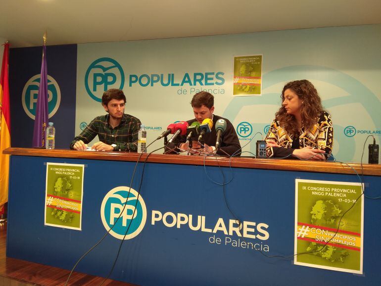 Rodrigo Mediavilla, Víctor Torres y Carolina Valbuena