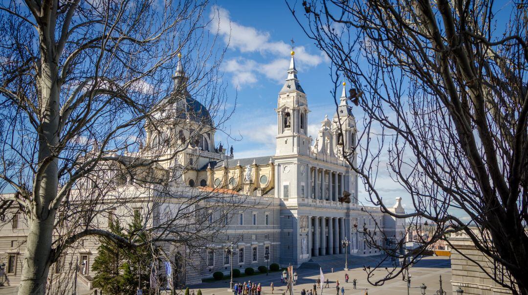 Vistas de la Catedral de la Almudena, en el centro de Madrid 