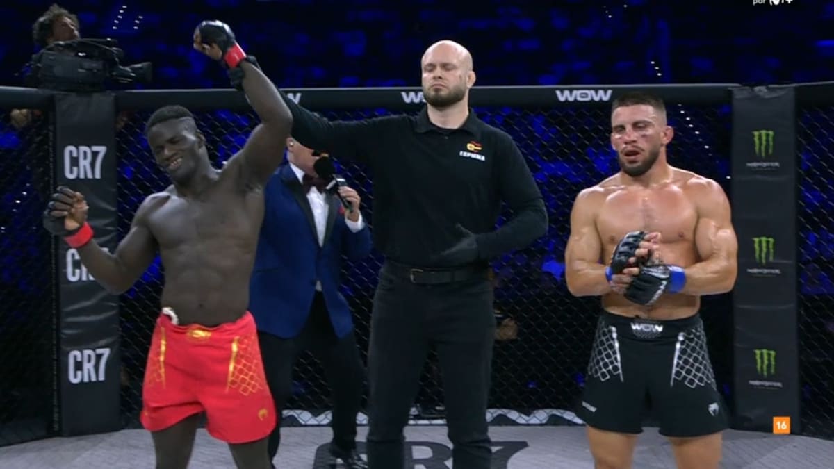Mor Dieye se lleva la pelea a los puntos ante Nico Medina en el Roig Arena