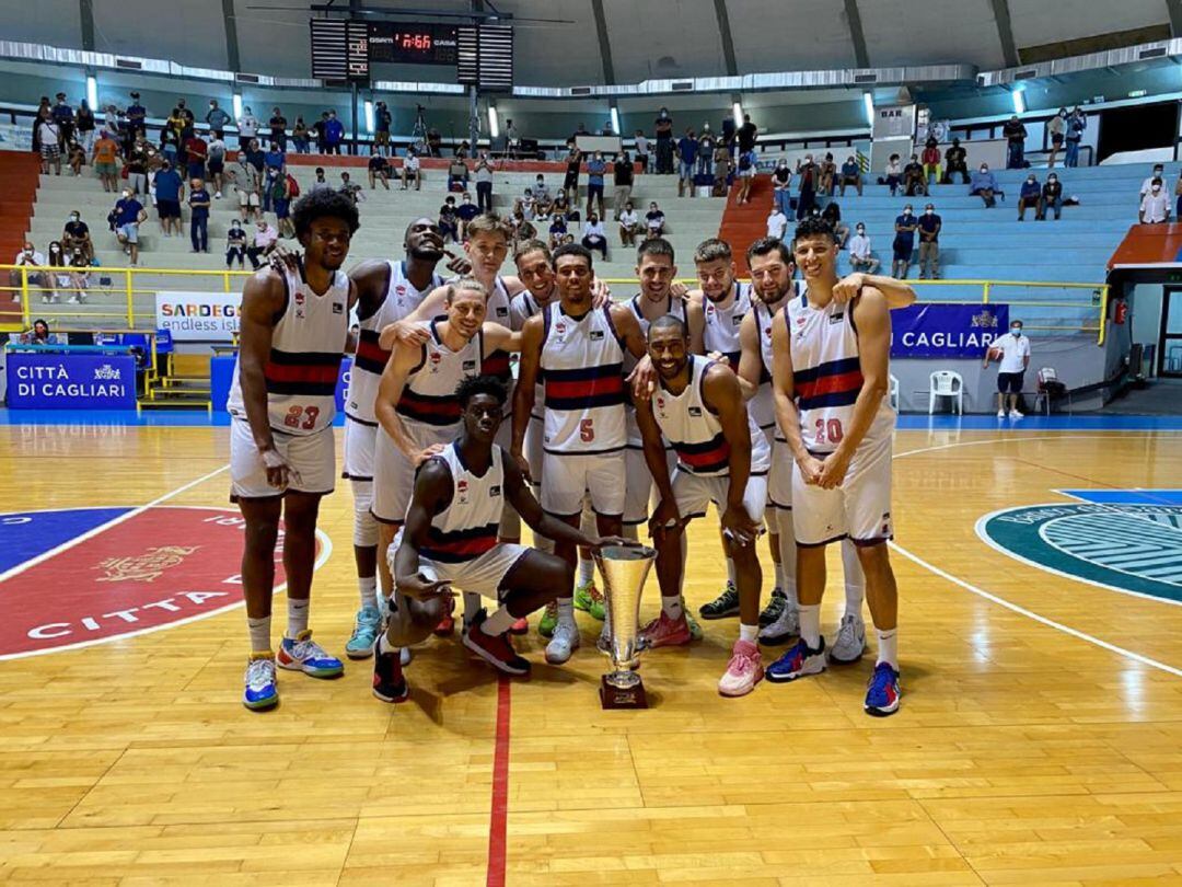 Triunfo en el trofeo de Cerdeña.