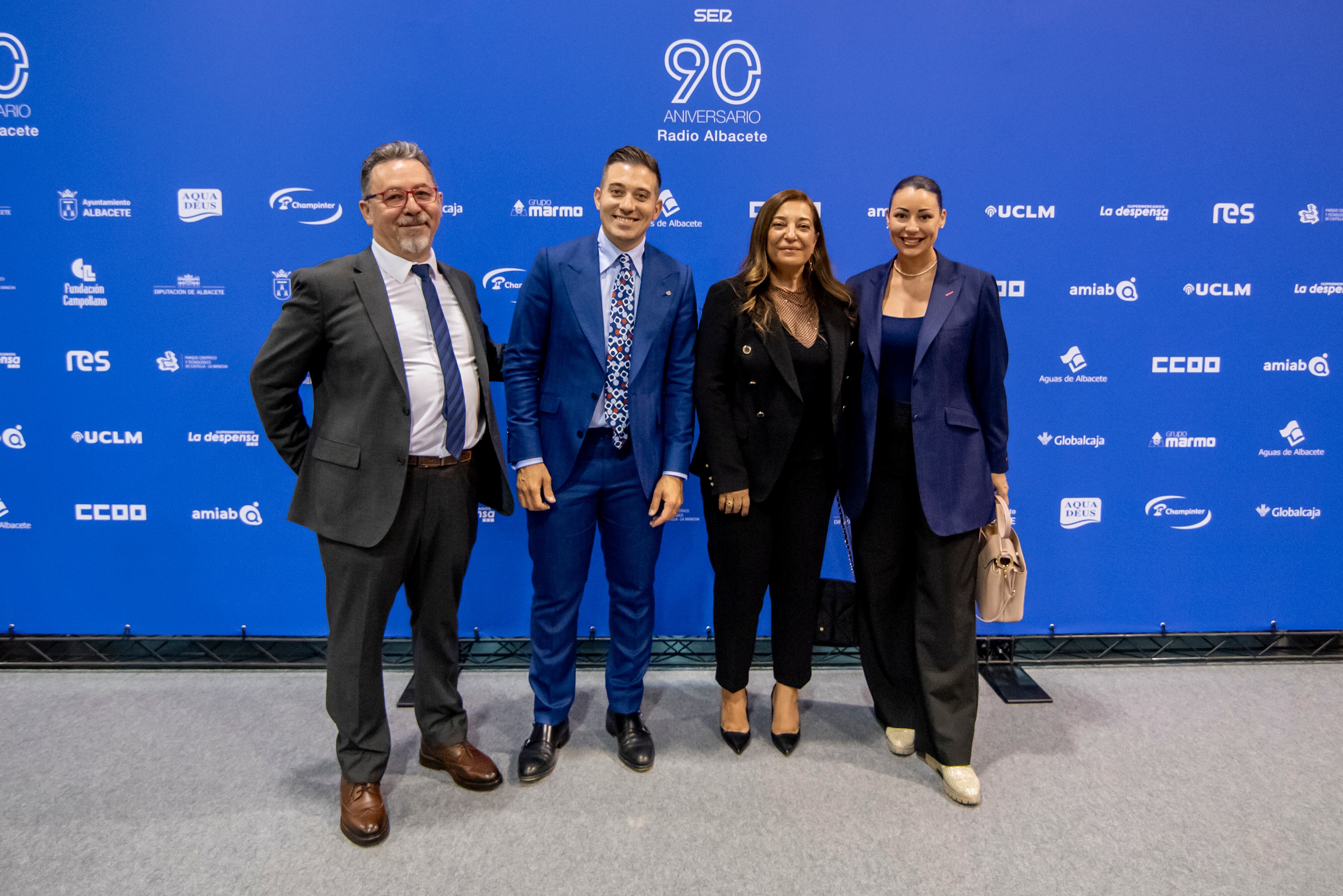 Santiago González, asesor comercial de Radio Albacete junto con el gerente de la empresa Félix Ramiro, Miguel Ángel Ramírez Fernández; la directora de Radio Albacete Justina Gómez y la responsable de Félix Ramiro en Albacete, Lorena Martínez Rubio.