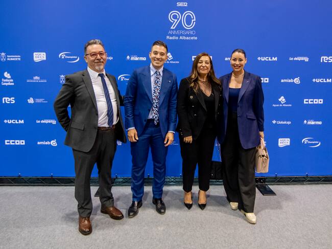 Santiago González, asesor comercial de Radio Albacete junto con el gerente de la empresa Félix Ramiro, Miguel Ángel Ramírez Fernández; la directora de Radio Albacete Justina Gómez y la responsable de Félix Ramiro en Albacete, Lorena Martínez Rubio.
