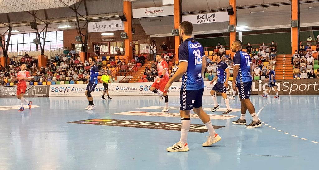 El BM Benidorm durante un partido ante el Incarlopsa Cuenca en El Sargal