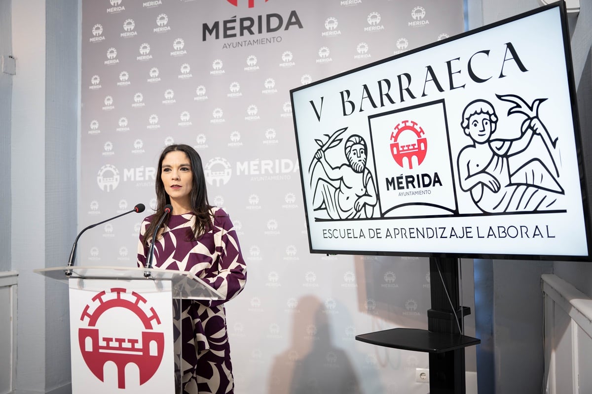 Pilar Amor presenta la Escuela Barraeca V