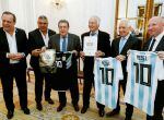 - El ministro de Turismo de Argentina, Gustavo Santos; el presidente de la Asociación de fútbol de Argentina (AFA) Claudio Tapias; el embajador de Argentina Federico Ramón Puerta; el coordinador del programa &quot; Fútbol para Todos&quot;, Fernando Marín; el presidente del Club Racing de Avellaneda, Victor Blanco, y el secretario de Deportes de ARgentina, Carlos McAllister de izda a dcha, durante la rueda de prensa ofrecida con motivo del lanzamiento de la postulación conjunta de Argentina, Paraguay y Uruguay para organizar el Mundial de 2030. EFE/Emilio Naranjo