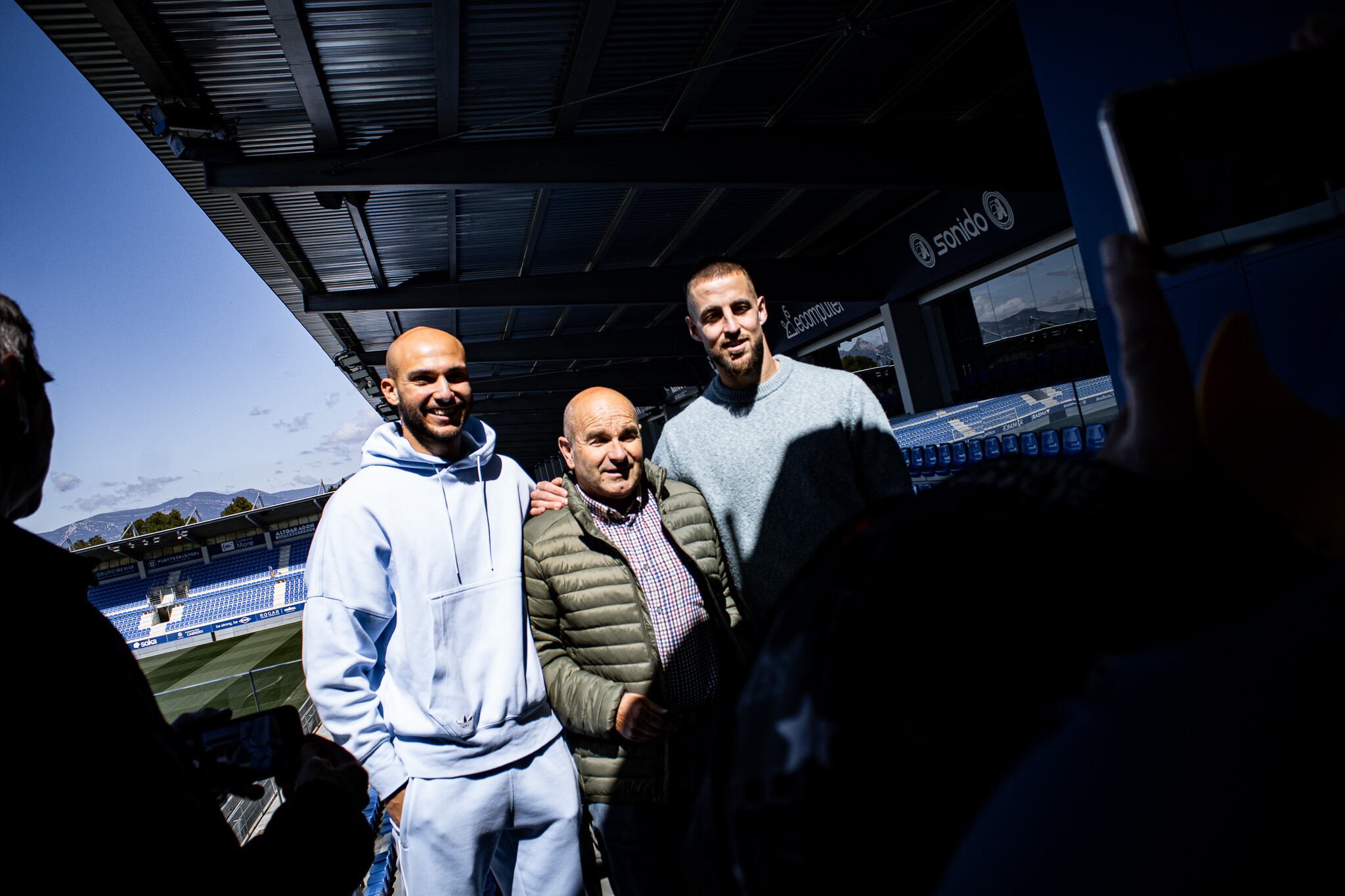 La SD Huesca rinde homenaje a los abonados que cumplen 65 años en este 2025