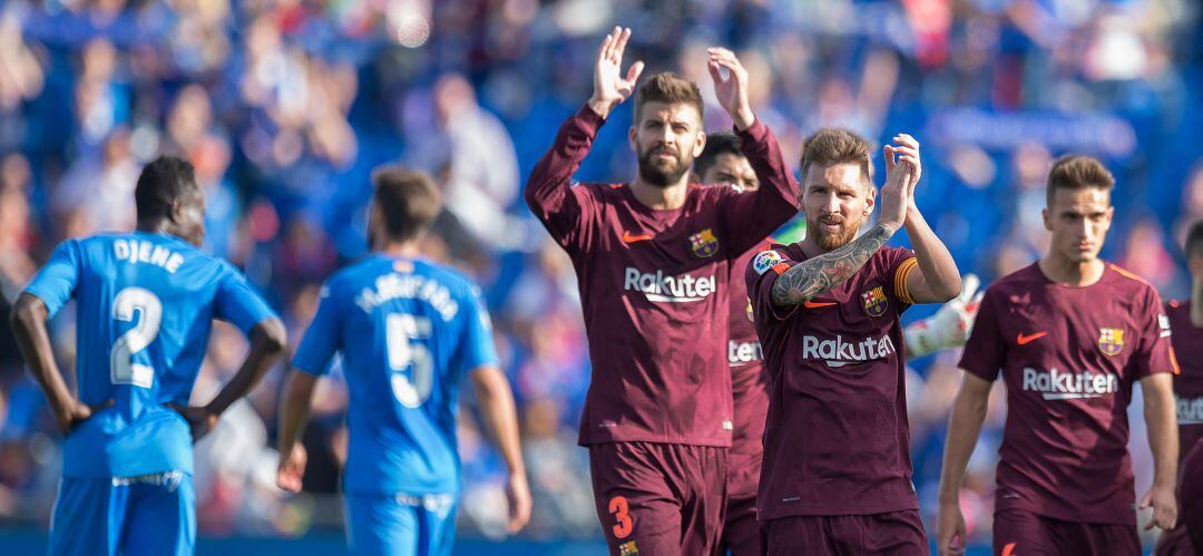 Los jugadores del Barça celebran el triunfo en el Coliseum (1-2) de la temporada pasada.