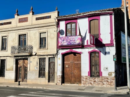 Fachada exterior de la Asociación Liberal Gay de València, que funcionaba de forma esporádica en la calle San Vicente de la ciudad.