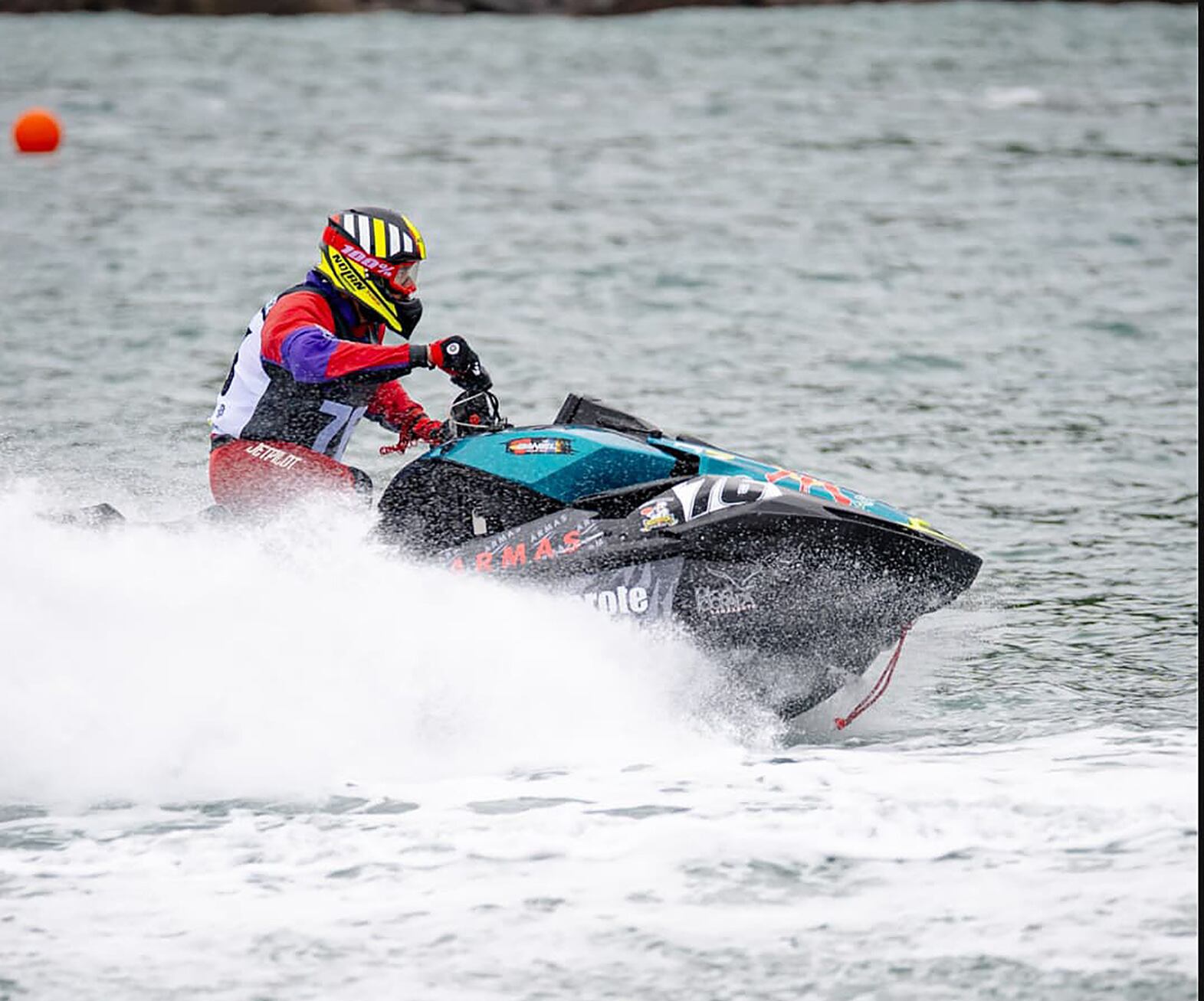 El lanzaroteño Daniel Hernández en la Basque Country Cup de Motonáutica.