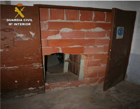 Zulo entre las dos naves