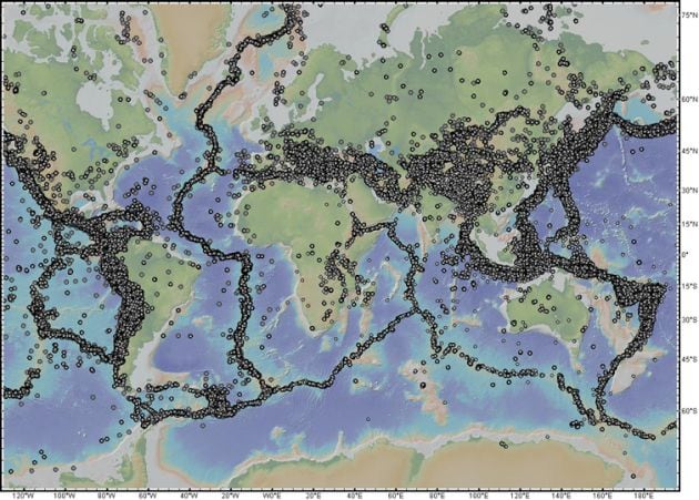 Mapa de terremotos de magnitud superior a 5.0 registrados en el mundo entre 1960-2018. Datos de terremotos de USGS-ANSS presentados sobre Topografia Global (GMRT)