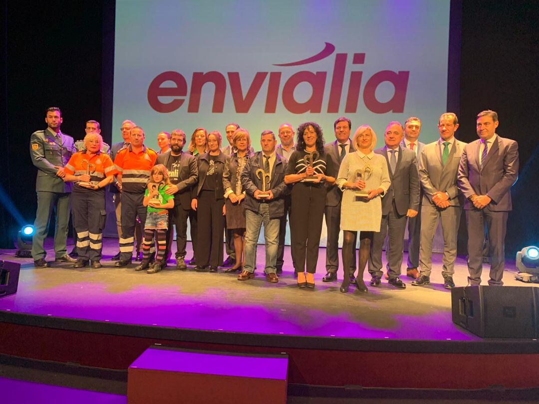 Foto de familia de los premiados