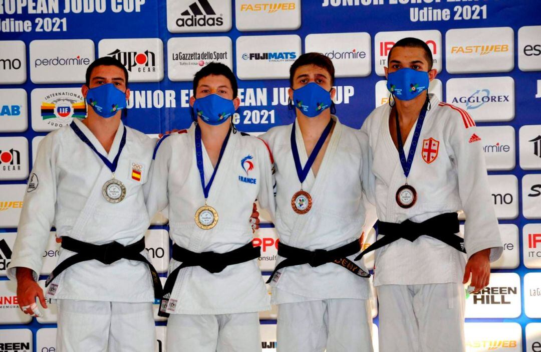 Gaizka Porras, con la medalla de plata, en el extremo izquierdo de la fotografía
