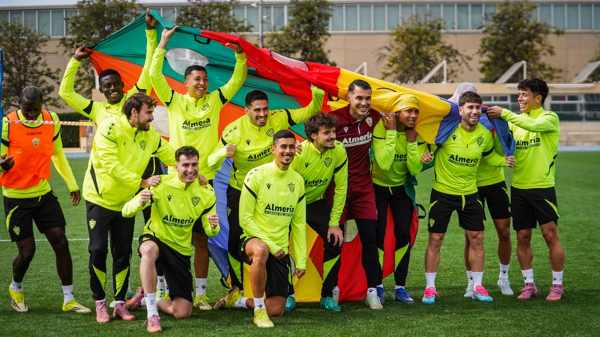 Ocho ‘vacas sagradas’ claves para el ascenso del Almería tienen o superan los 30 años