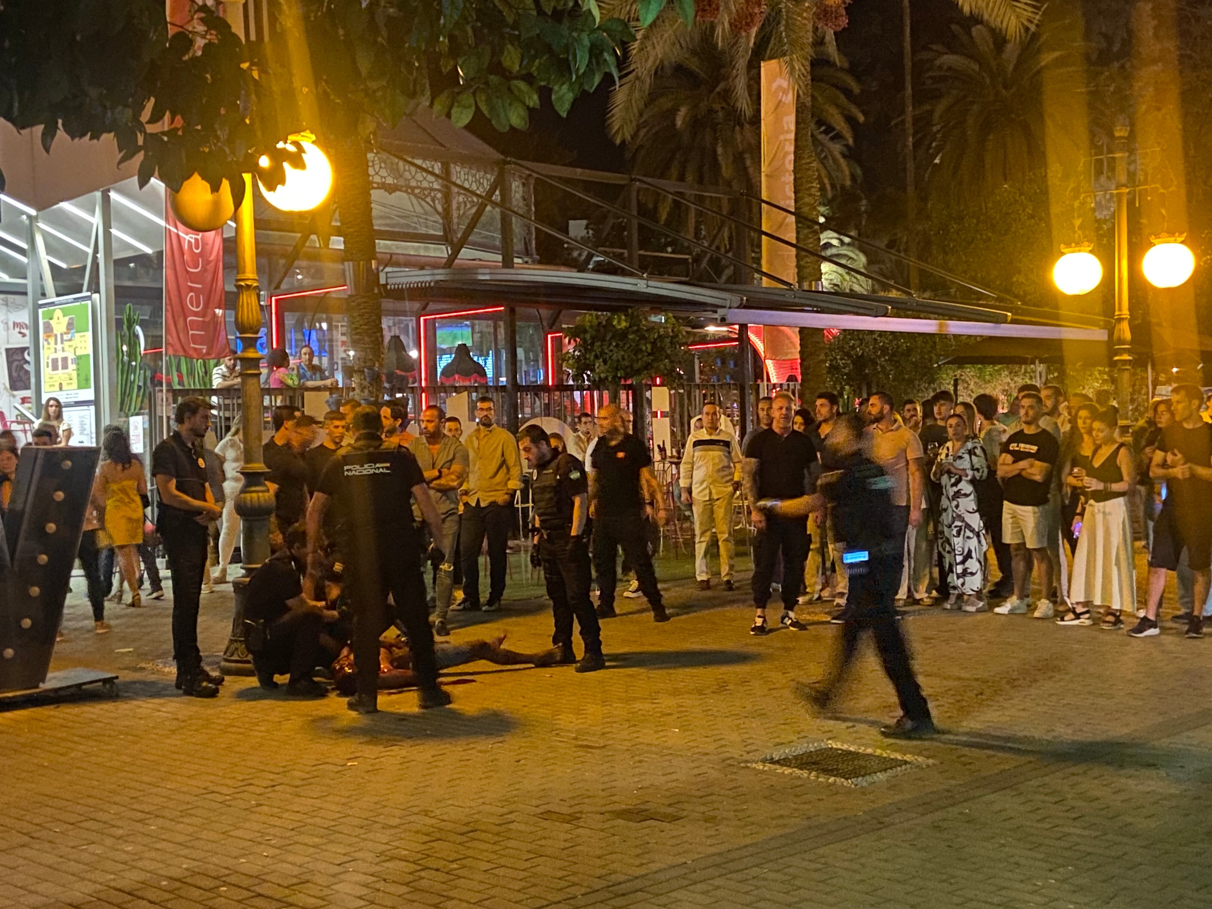 Intervención de la Policia Nacional tras una reyerta en Córdoba
