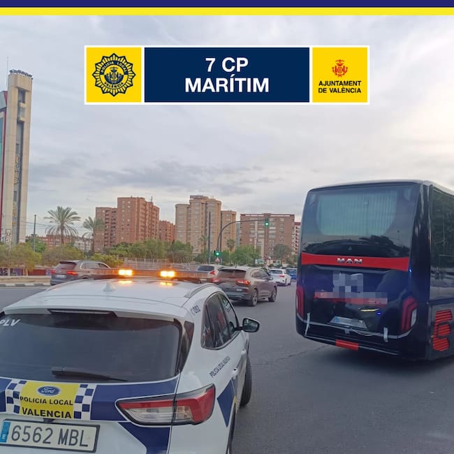 Autobús detenido por la Policía Local de València