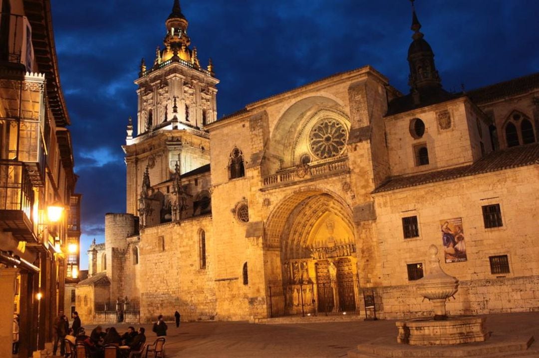 La Catedral de El Burgo de Osma. PINCHA SOBRE LA FOTO PARA VOTAR.