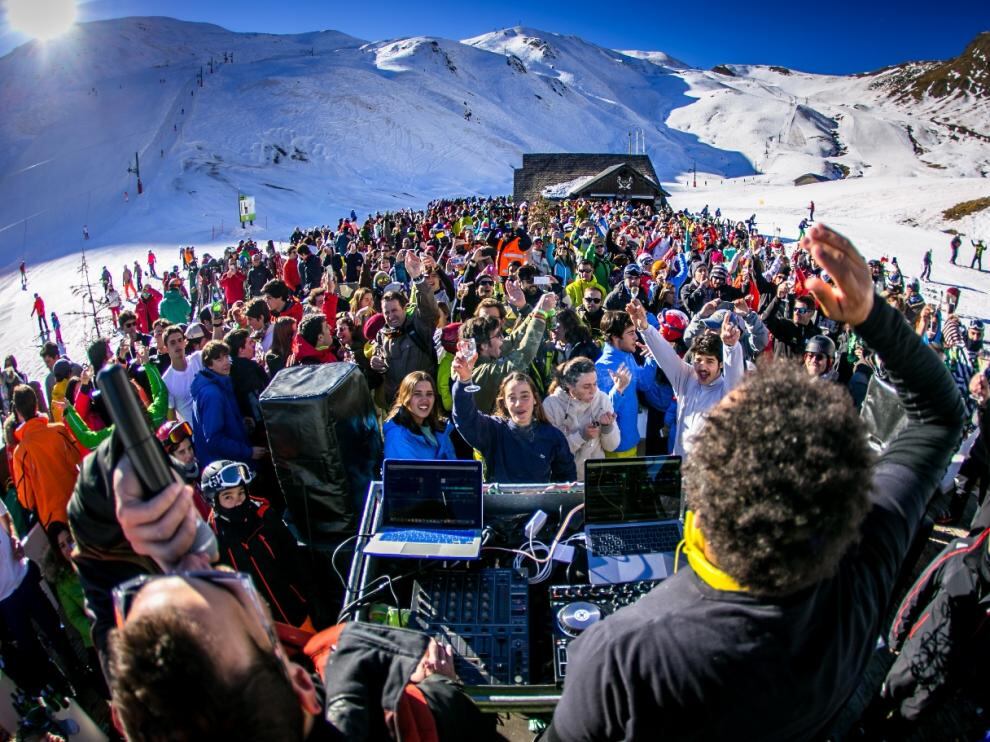 Foto de archivo de las celebraciones de las campanadas de Nochevieja en Formigal-Aramón