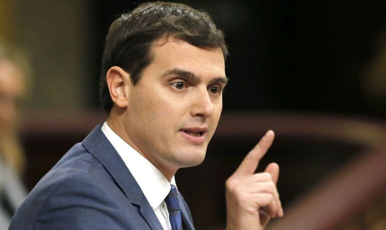 El líder de Ciudadanos, Albert Rivera, durante su intervención en la sesión plenaria en la que se celebra la segunda votación de la investidura del candidato socialista, Pedro Sánchez