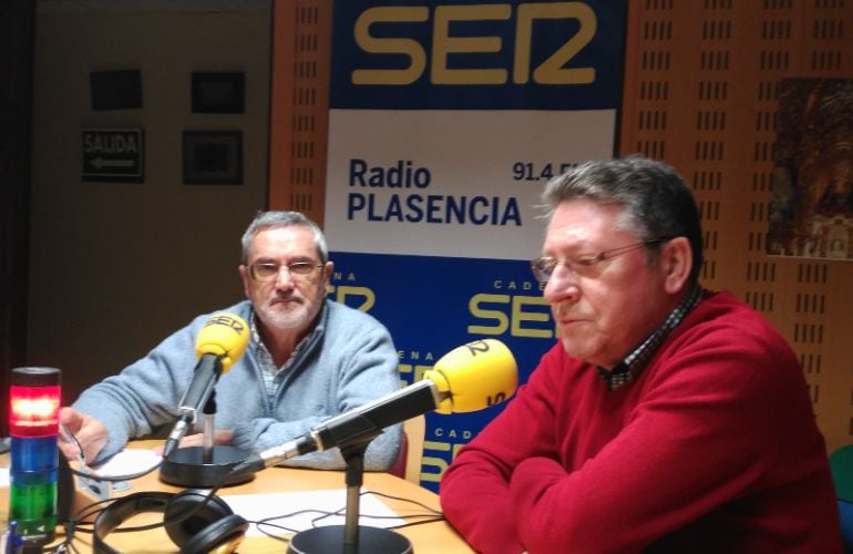 Manuel Nuñez y Cecilio Marcos en los estudios de SER Norte de Extremadura