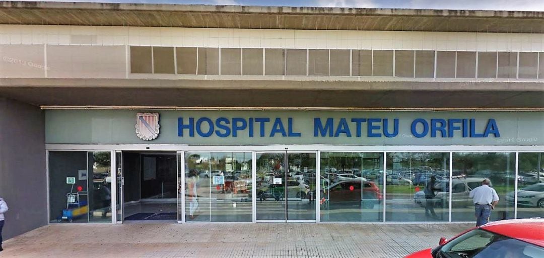 Entrada del hospital Mateo Orfila