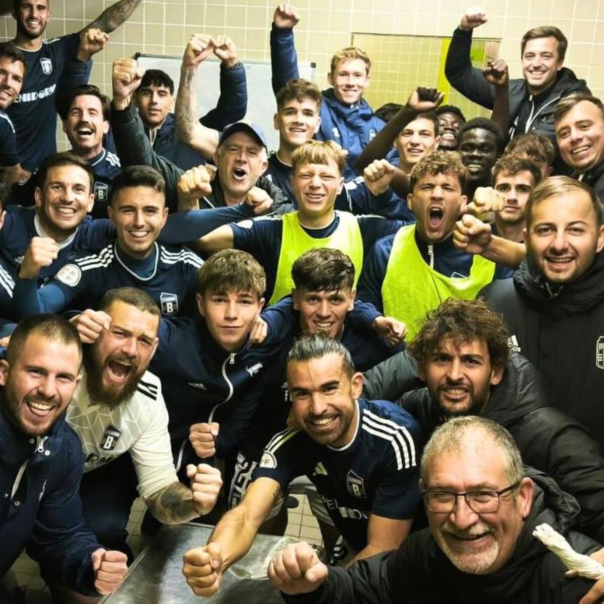 El C.F. Benidorm vence en San Vicente y ya cree en la salvación