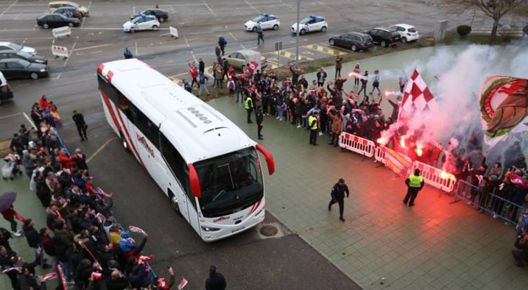 Así recibió la afición culturalista a su equipo el sábado en el Reino de León