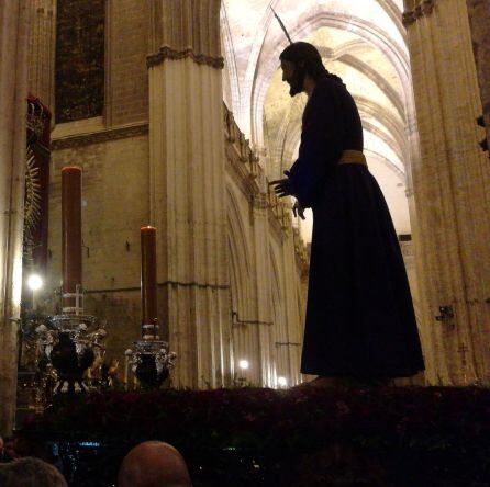 La imagen del Cautivo de Torreblanca bajo las naves catedralicias