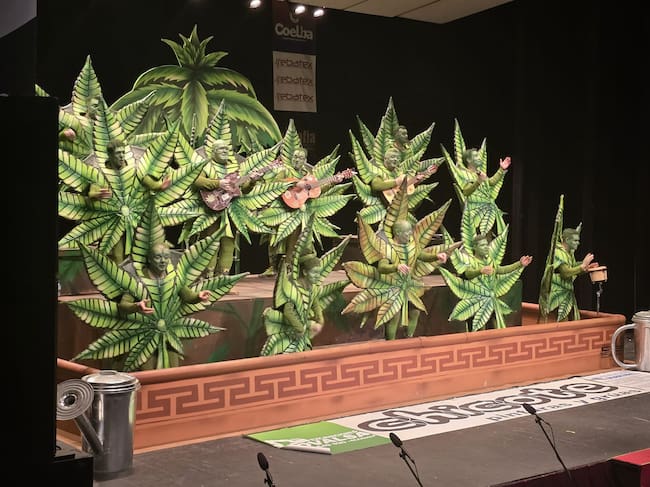 Actuación de la murga Los Rayanos en el COMBA 2026