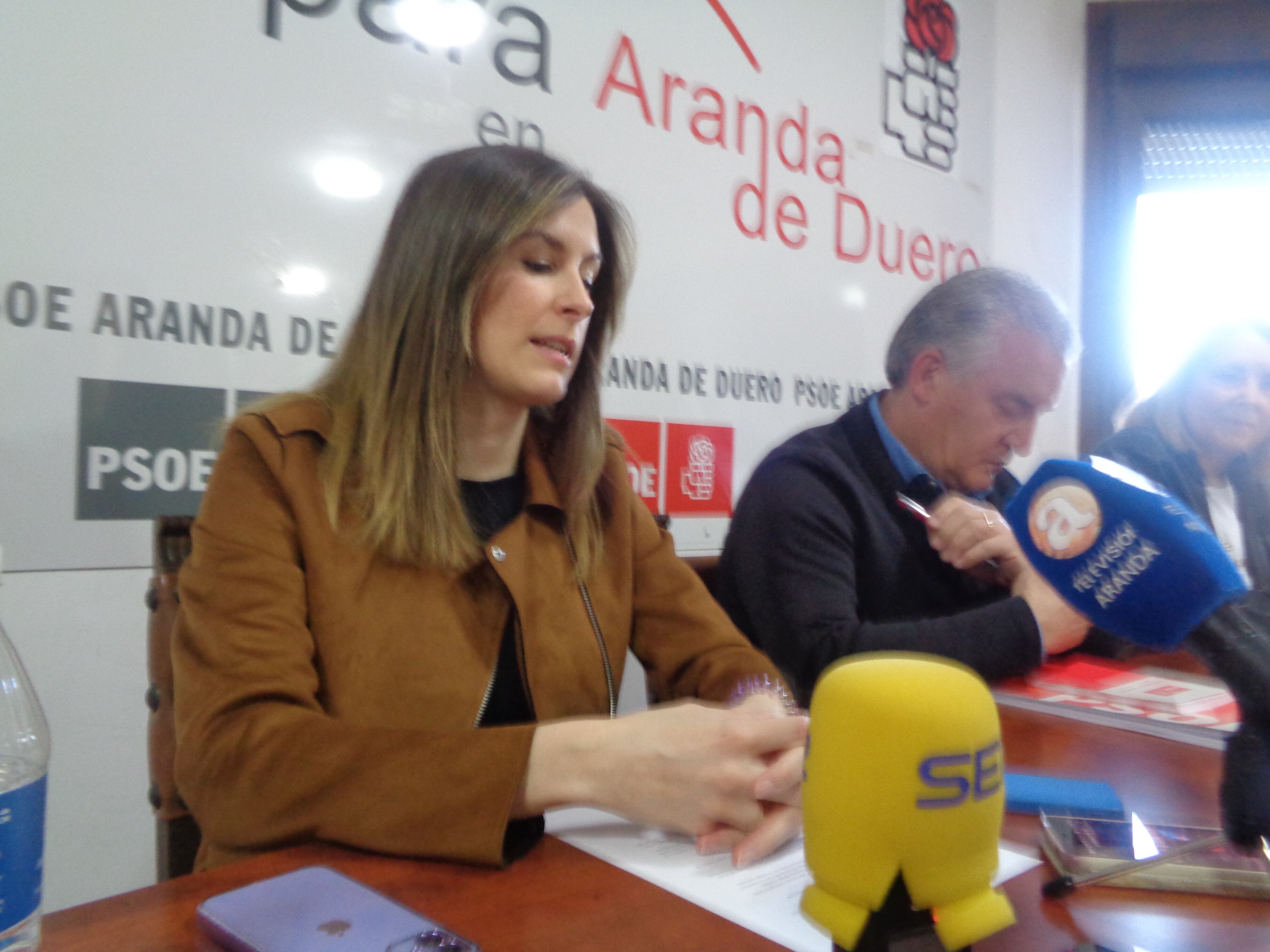 Laura Jorge, en primer término, con Ildefonso Sanz y Amparo Simón