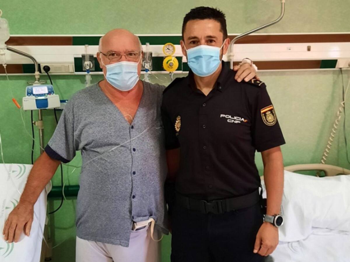 Un policía salva a un hombre que sufrió una parada cardiaca mientras cenaba