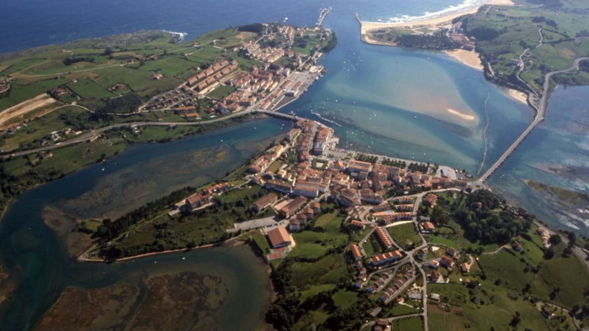 Costas requiere al Ayuntamiento de San Vicente que anule el estudio de detalle del Paseo de la Barquera