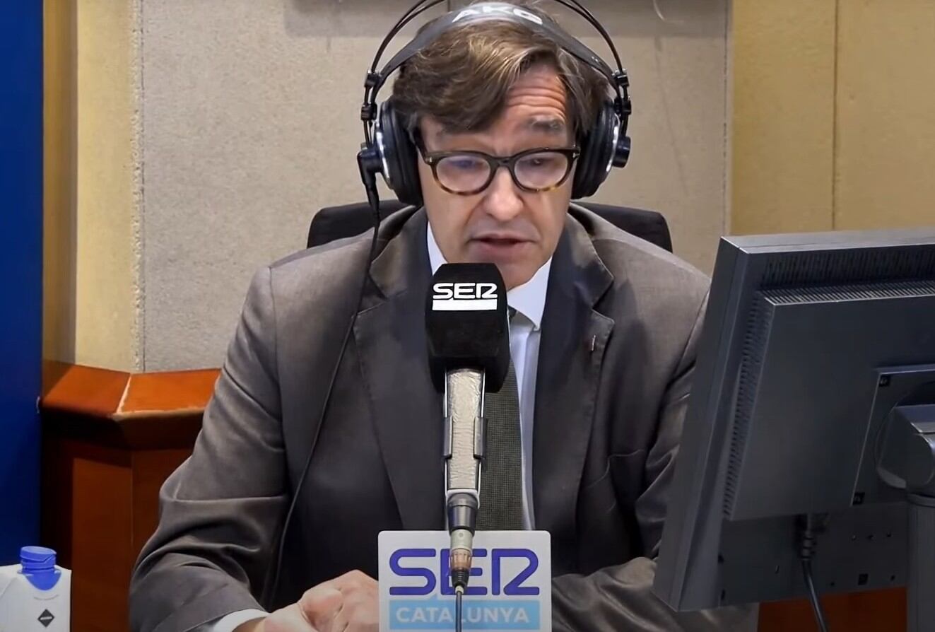 Salvador Illa, als estudis de Ràdio Barcelona