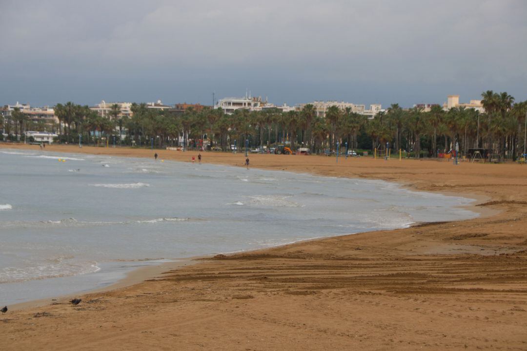 Platja de Salou durant el primer dia de la fase 2. 