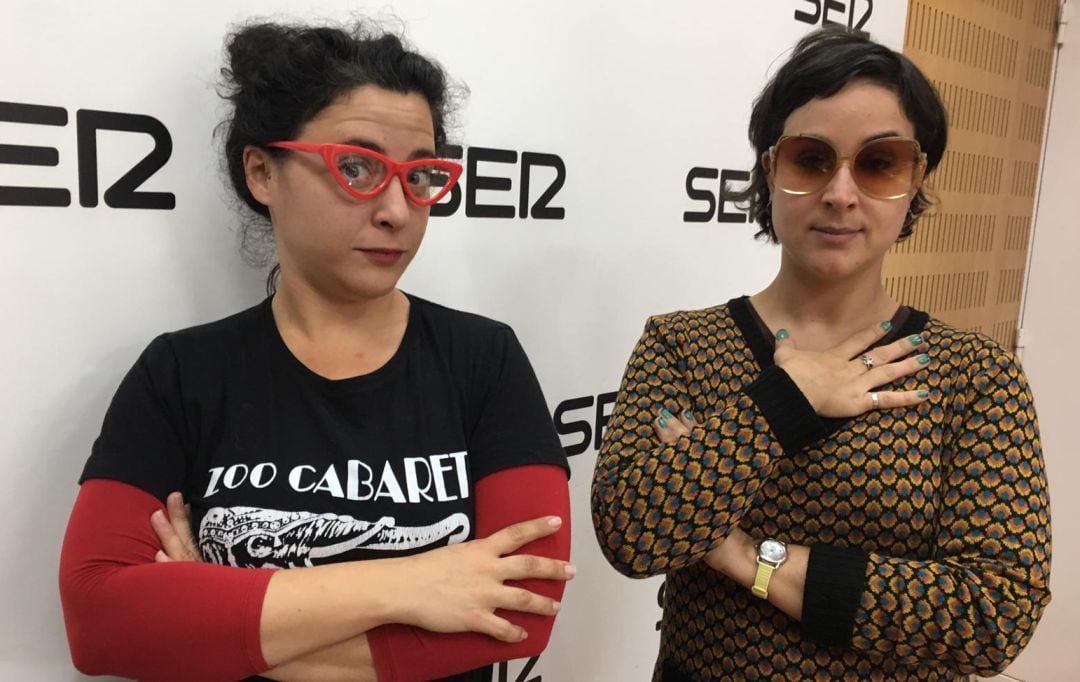 Elena Serrano y Elia Estrada, actrices de la compañía de teatro Zoo Cabaret