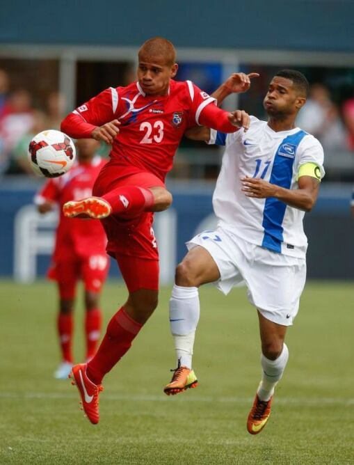 El nuevo defensor del Málaga, Roberto Chen, vistiendo los colores de Panamá.