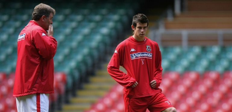 Bale, en una imagen de archivo con Benjamin Toshack 