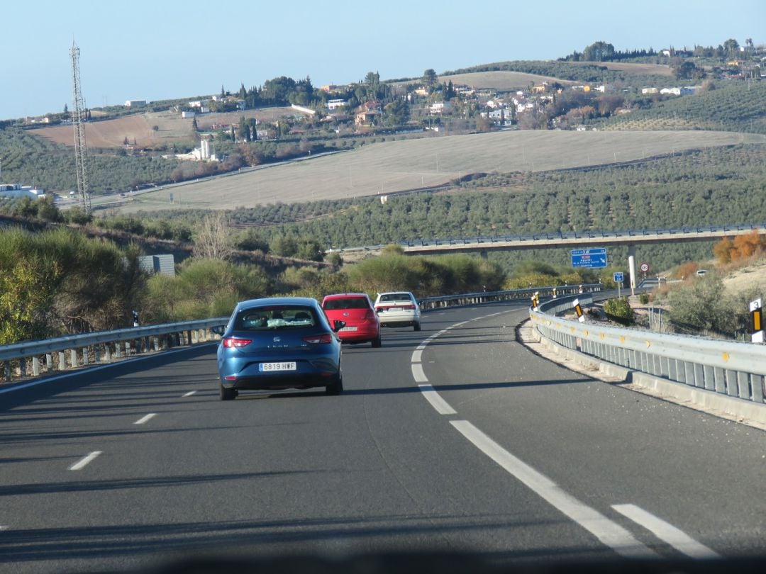 Operación retorno de vacaciones A.-45 a su paso por Aguilar de la Frontera