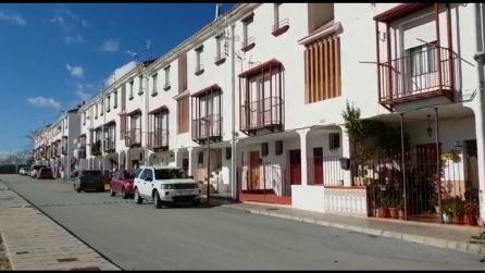 La promoción ocupa tres calles del paraje de la Higuerilla:C/ Sevilla, C/ Málaga y C/ Córdoba.