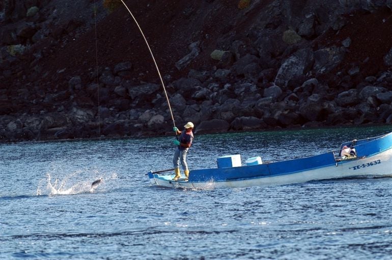 Los pescadores de El Hierro apoyan las creación del Parque Nacional Marino