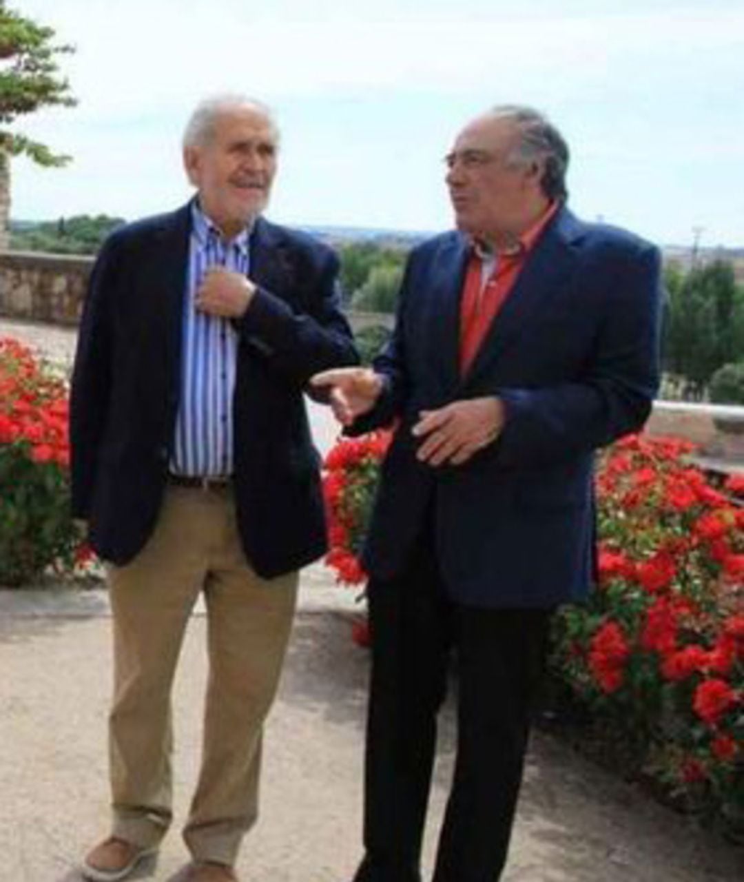 Emilio Petisco junto al politico socialista Demetrio Madrid