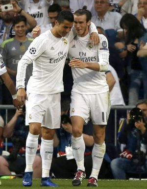 Cristiano y Bale celebran el gol del galés.