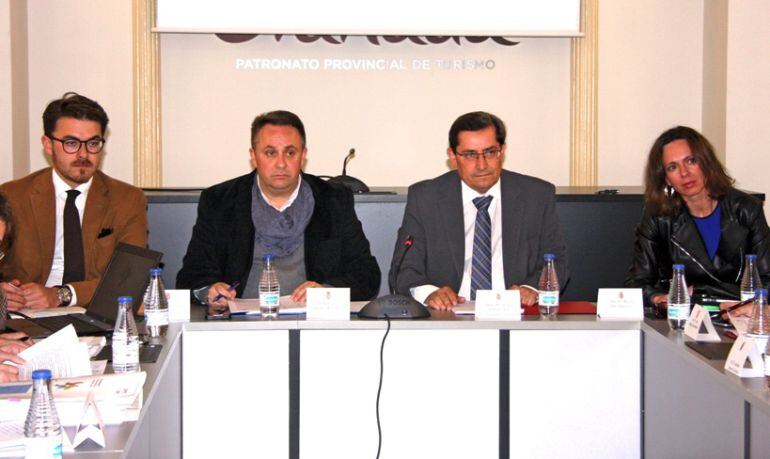 Reunión del Consejo Rector del Patronato Provincial de Turismo, presidido por el presidente de la Diputación de Granada, José Entrena