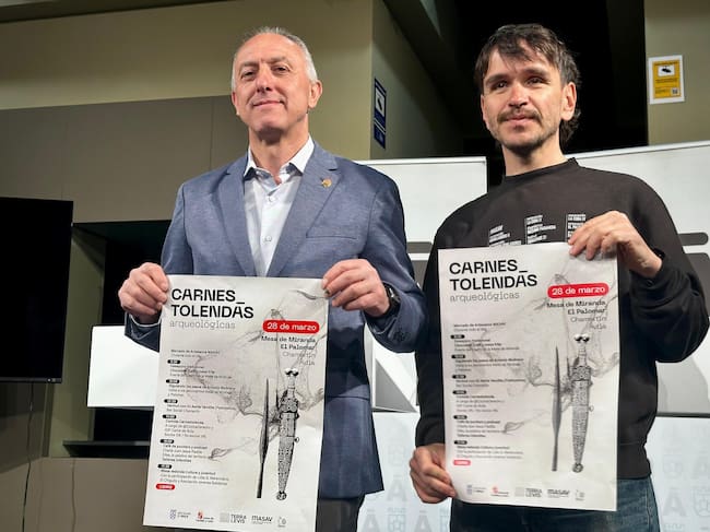 Javier González y Juan Pablo López durante la presentación de las Carnestolendas