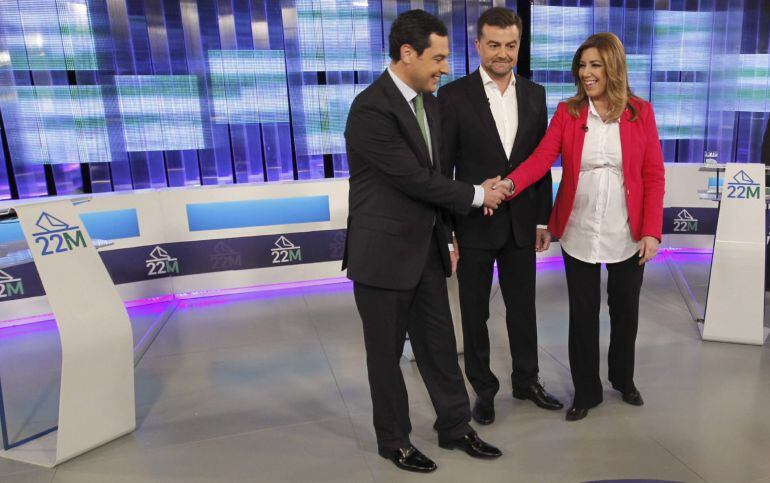 Los candidatos del PSOE, PP e IU a la Junta de Andalucía, Susana Díaz, Juanma Moreno (i) y Antonio Maillo, en el primer debate televisivo