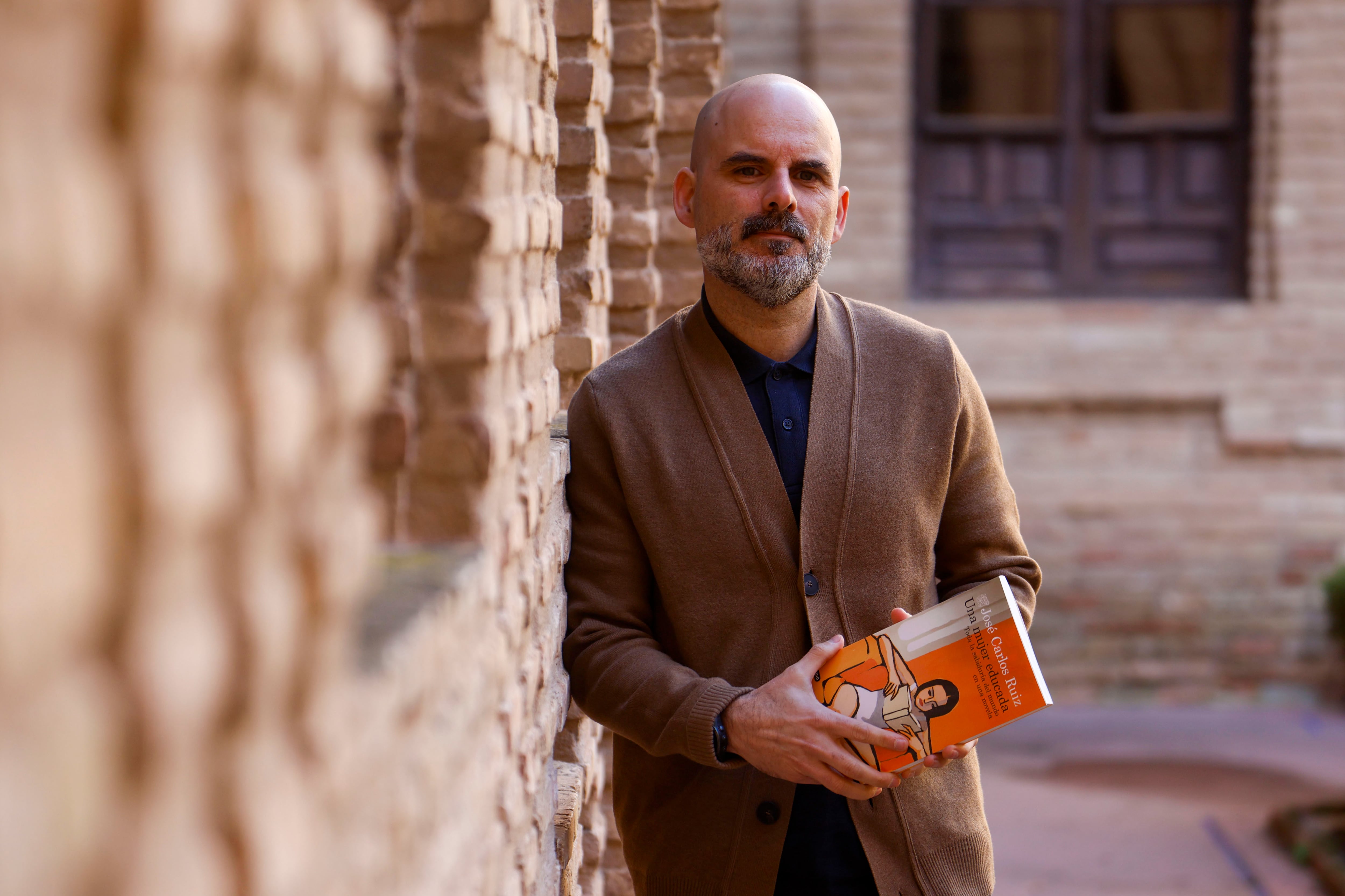 CÓRDOBA, 16/02/2025.- El filósofo José Carlos Ruiz, uno de los referentes del pensamiento crítico en España, posa durante una entrevista con EFE en Córdoba por la publicación de su primera novela &#039;El arte de Pensar&#039;. EFE/ Salas
