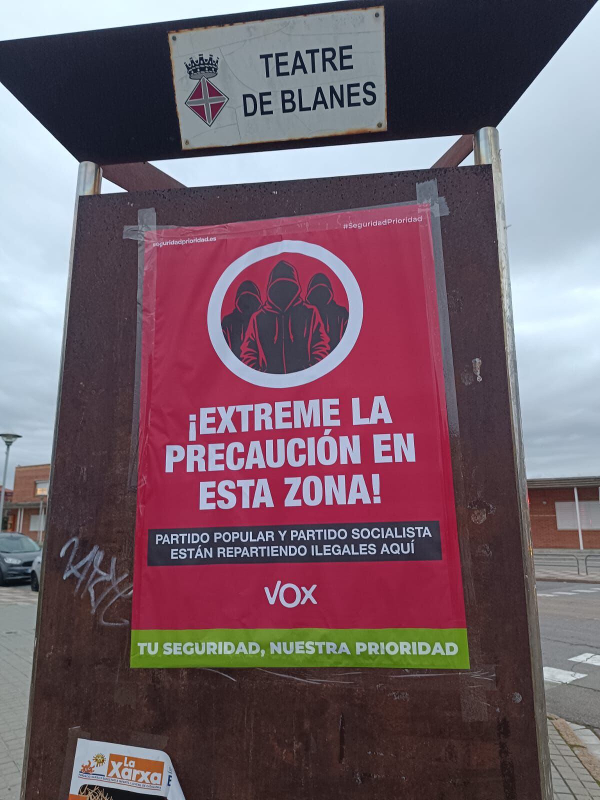 Cartell de VOX a Blanes